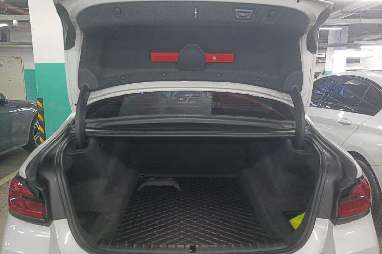 Used BMW 5 Series 2022 Second Facelift 525Li M Sport Package
