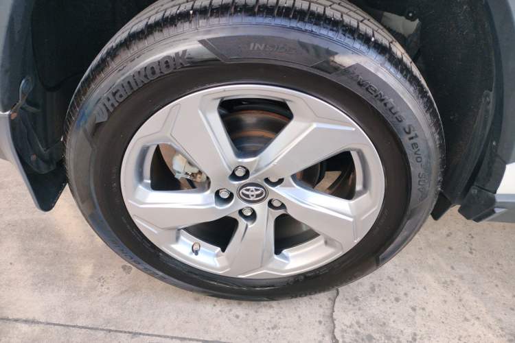 Used Toyota RAV4 2020 2.0L CVT 4x4 Trend Edition