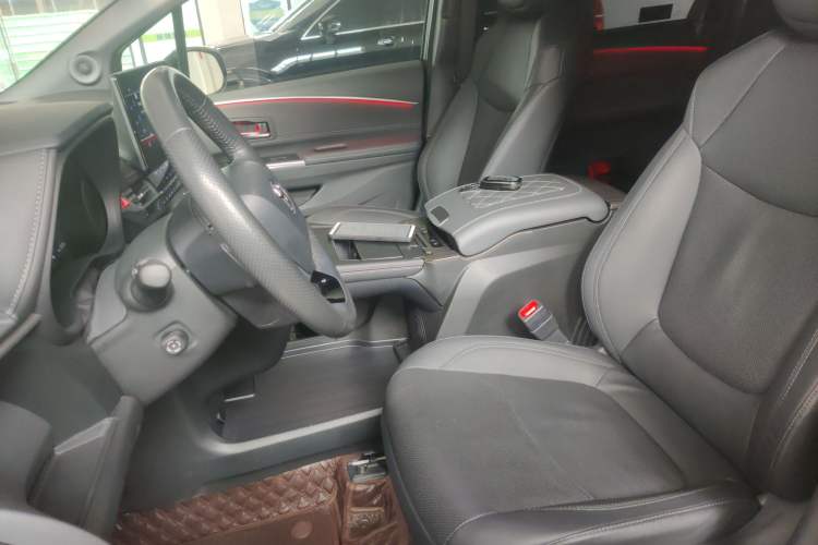 Used Toyota Sienna 2021 2.5L Hybrid Platinum Edition