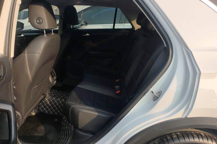 Used Volkswagen T-ROC 2018 280TSI DSG Two-Wheel Drive Comfort Version China VI Standard
