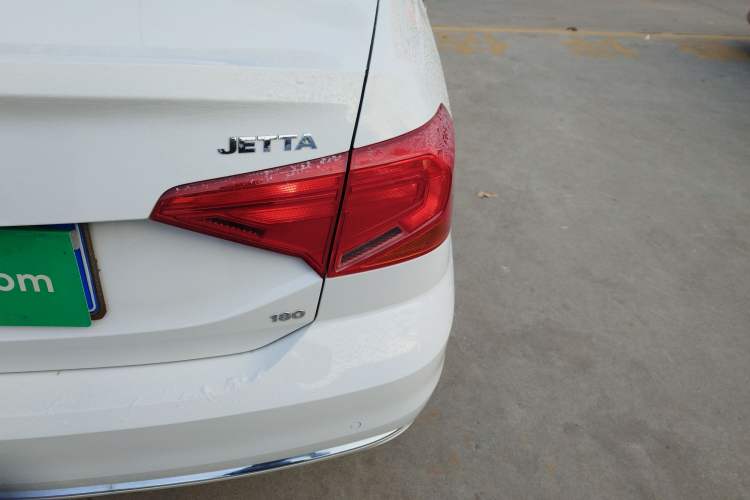 Used Volkswagen Jetta 2017 1.5L Manual Comfort Model

