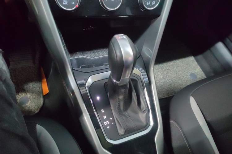 Used Volkswagen T-ROC 2020 230TSI DSG Two-Wheel Drive Advanced Version
