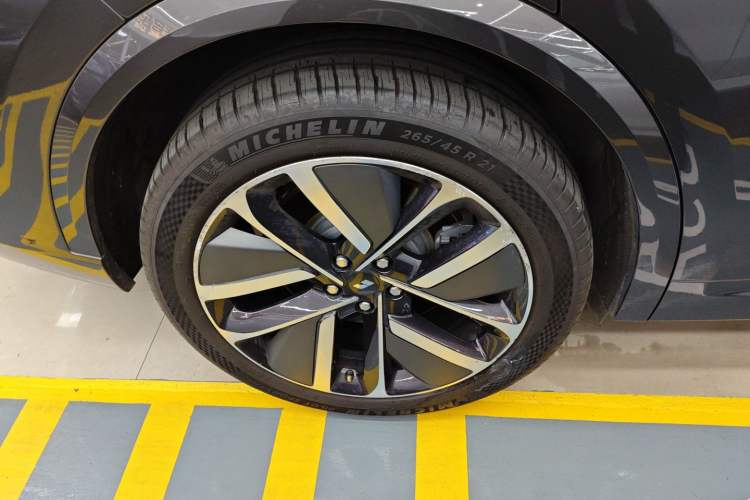 Used Li Auto L9 2023 Pro Model
