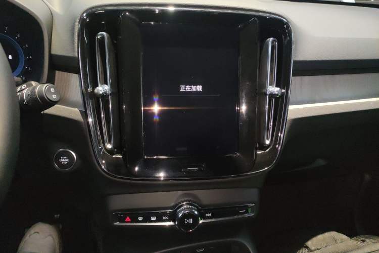 Used Volvo XC40 2025 B4 4x4 Smart Luxury Edition