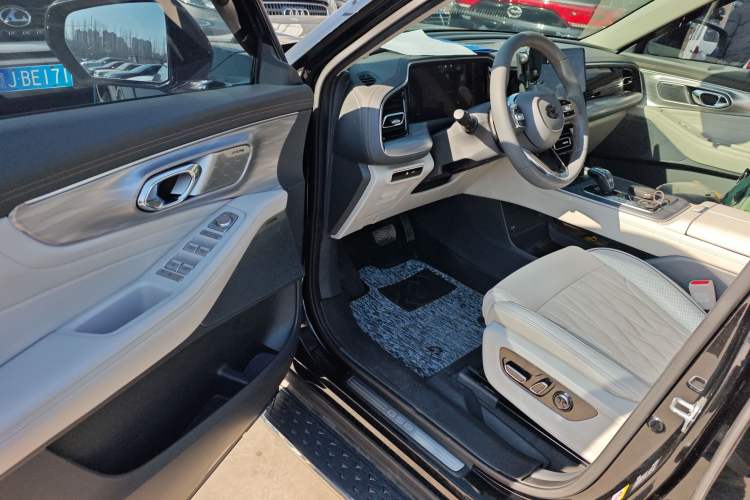 Used GAC Trumpchi GS8 2022 Flagship Series 2.0 TGDI Two-Wheel-Drive Prestige Edition (6-seater)