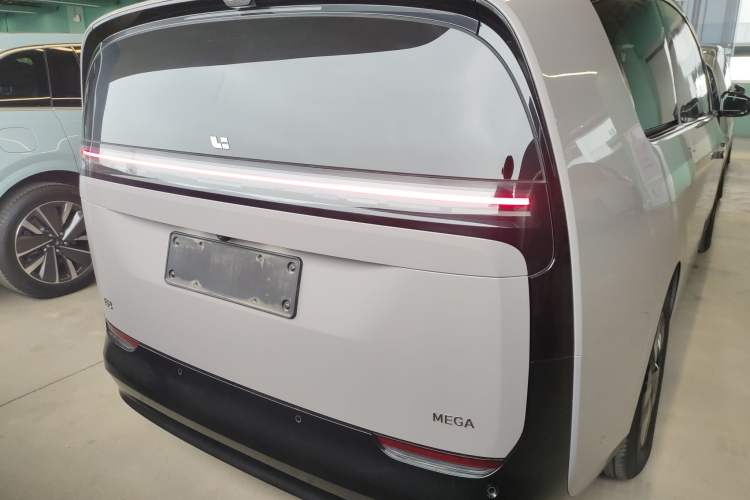 Used Li Auto MEGA 2024 Ultra Model