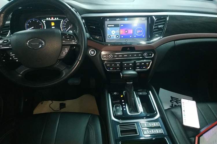 Used GAC Trumpchi GS8 2017 320T Two-Wheel Drive Luxury Smart Connectivity Version (7 Seats)