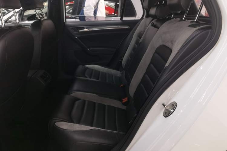 Used Volkswagen Golf 2017 280TSI Automatic R-Line Million-Vehicle Commemorative Edition
