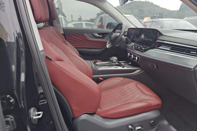 Used Hongqi HS5 2023 2.0T Four-Wheel Drive Flagship Pro Edition
