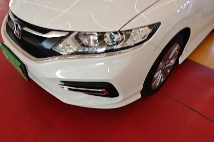 Used Honda Jade 2017 1.8L automatic Comfort version 5 seats
