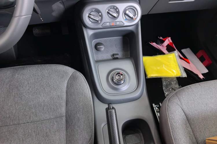 Used Wuling Hongguang New Energy 2024 All-Electric Model 300KM Practical Version
