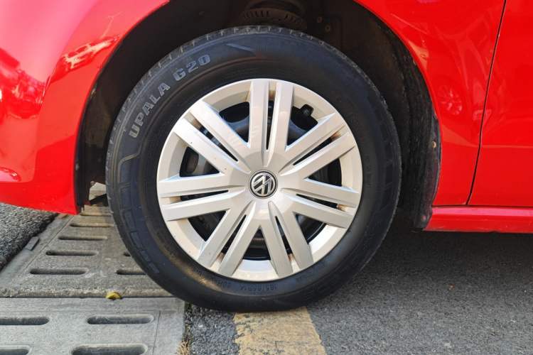 Used Volkswagen Polo 2014 1.4L Manual Fashion Edition