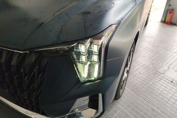 Used GAC Trumpchi GS8 2022 Double-Energy Series 2.0TM Two-Wheel Drive Prestige Edition (6 Seats)
