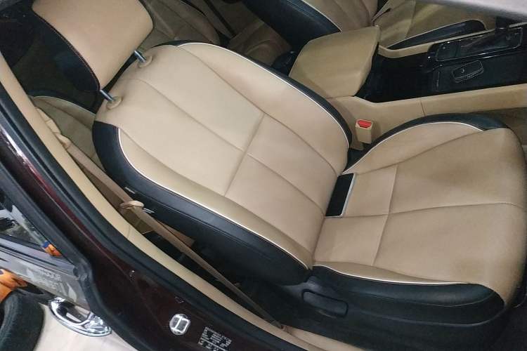 Used Kia Carnival 2015 2.2T Luxury Edition China IV
