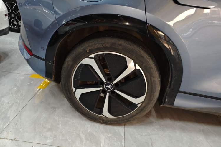 Used BYD Song L EV 2025 662 km Advanced Intelligent Driving Version
