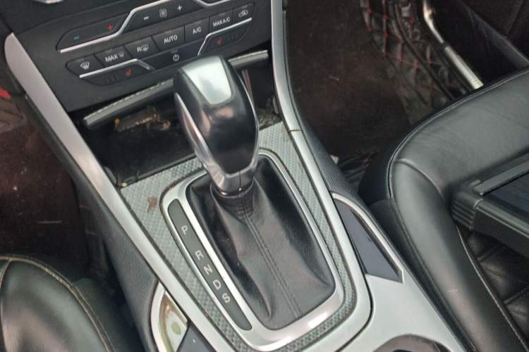 Used Ford Edge 2016 EcoBoost 245 Two-Wheel-Drive Titanium 7-Seater
