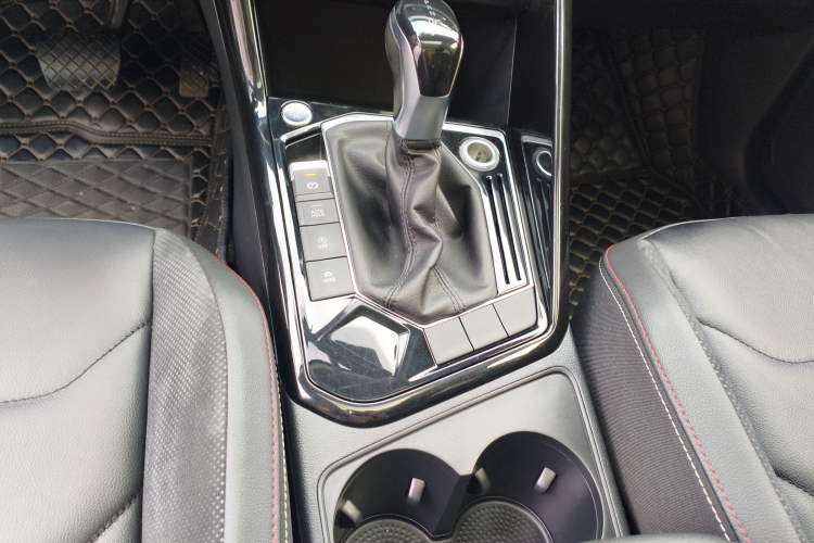 Used Volkswagen Tayron 2019 330TSI Two-Wheel Drive Luxury Model China VI Standard
