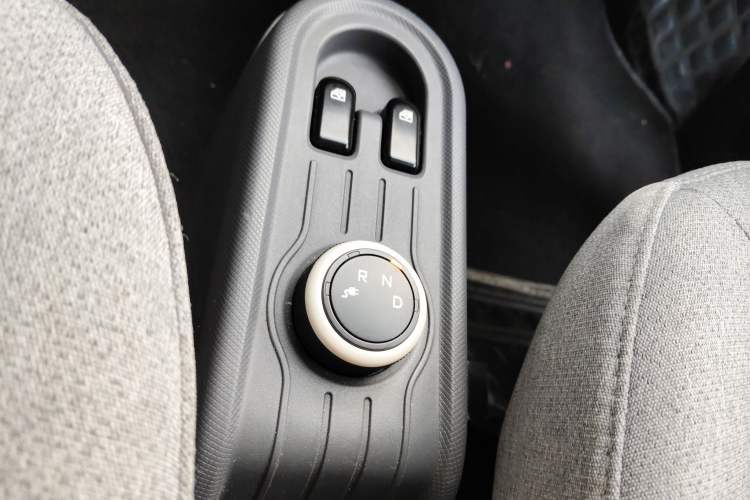 Used Wuling Hongguang MINIEV 2022 Macaron Premium Model – Lithium Iron Phosphate
