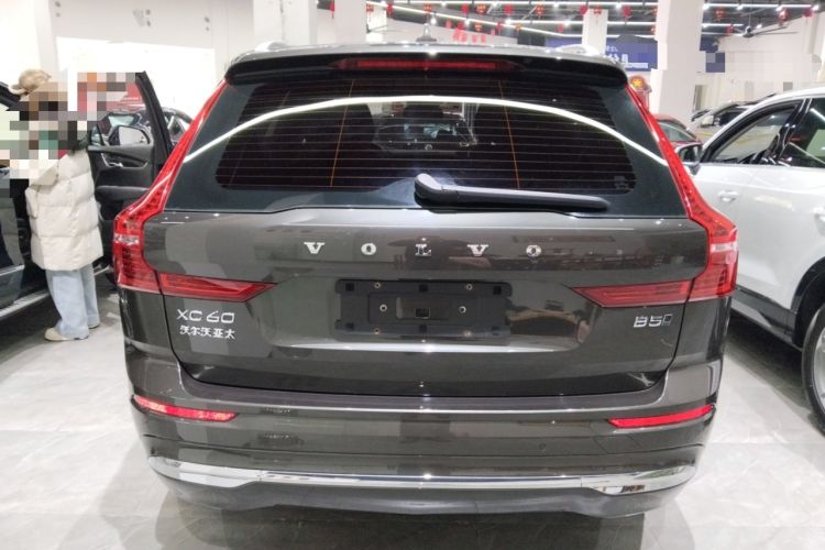 Used Volvo XC60 2022 B5 4x4 Zhiyi Luxury Edition
