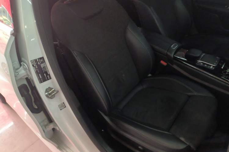 Used Mercedes-Benz A-Class 2021 A 200 L Sport Sedan Fashion Model
