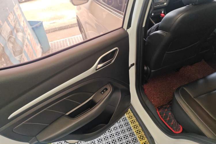 Used MG ZS 2017 1.5L Automatic Luxury Internet Edition
