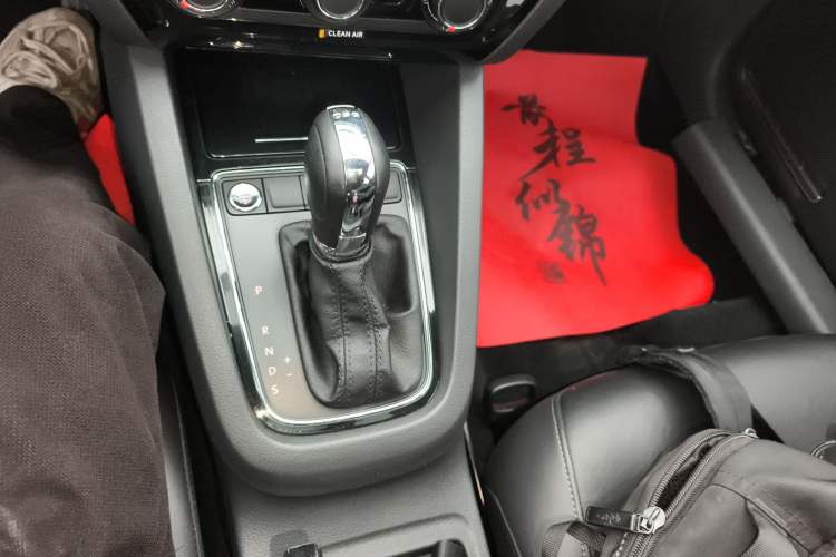 Used Volkswagen Sagitar 2017 230TSI Automatic Comfort Version
