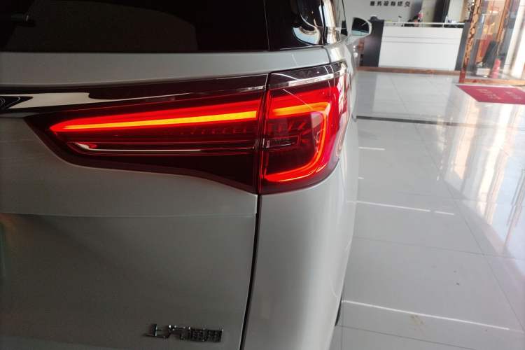 Used Buick GL8 2022 ES Land Cruiser 653T Luxury Model
