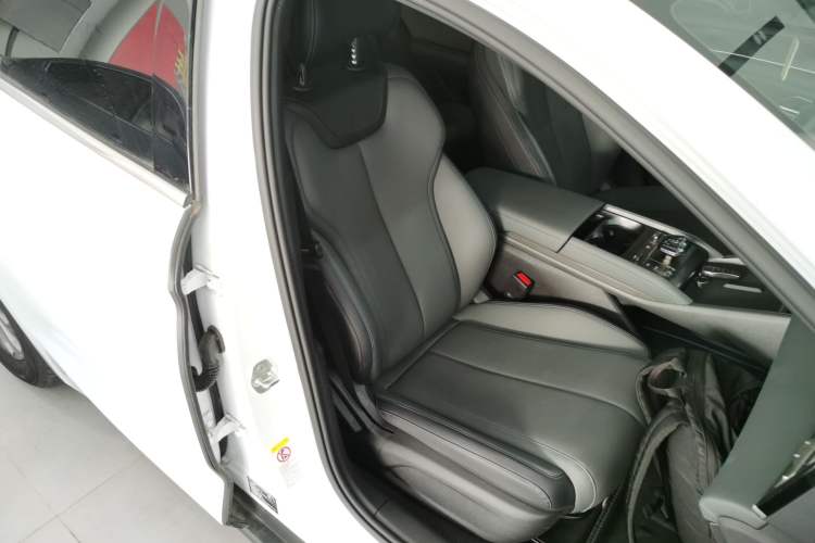 Used BYD Qin L 2025 DM-i Smart Drive 80KM Leading Model