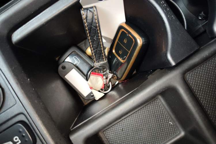 Used Honda CR-V 2015 2.4L two-wheel drive luxury version
