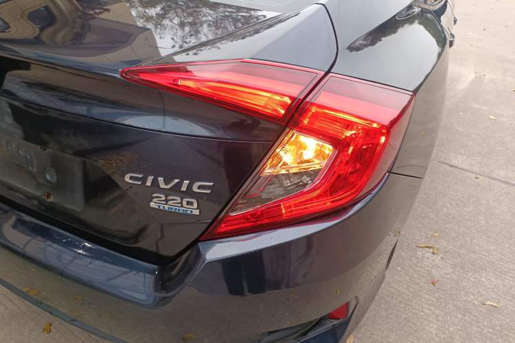 Used Honda Civic 2016 220TURBO CVT Luxury Edition
