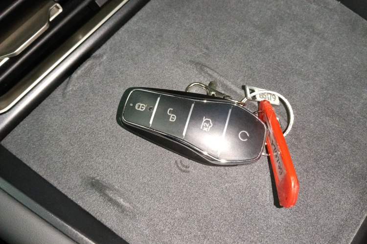 Used BYD Qin L 2025 DM-i Smart Drive 120KM Superior Model
