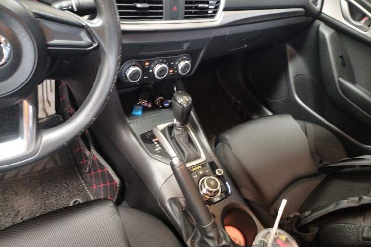 Used Mazda Mazda 3 Axela 2017 Sedan 1.5L Automatic Comfort Model Emission Standard China V
