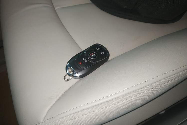 Used Buick GL8 2021 Land Cruiser Executive Class 652T Luxury Model
