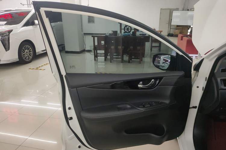 Used Nissan Tiida 2024 1.6L CVT Cool Dynamic Edition
