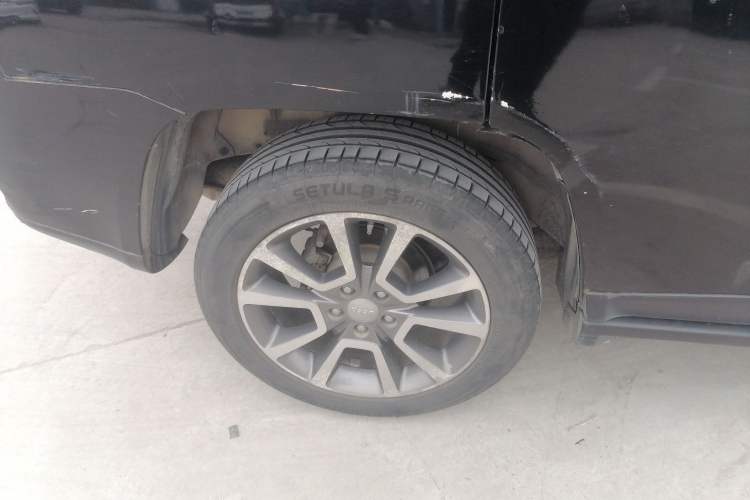 Used  Compass (Import) 2014 Revised Version 2.0L Two-Wheel Drive Elite Edition
