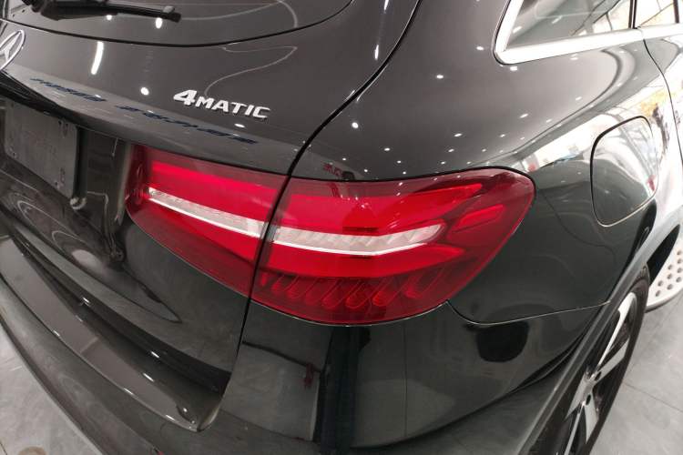 Used Mercedes-Benz GLC 2018 GLC 260 4MATIC Luxury Model
