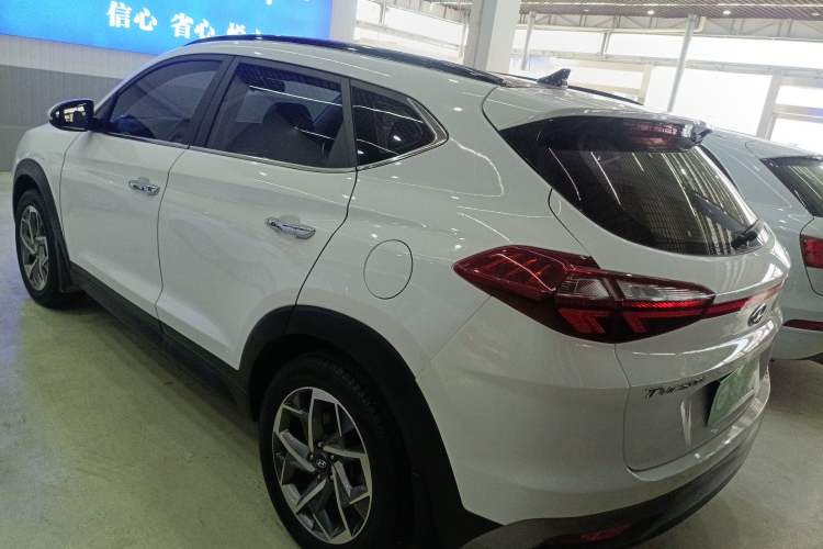 Used Hyundai Tucson 2019 280TGDi Dual-Clutch Two-Wheel Drive Fashion Edition China V Standard

