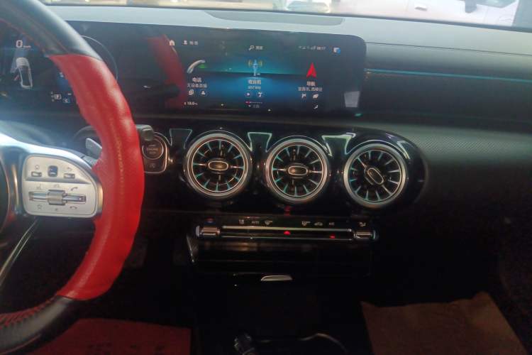 Used Mercedes-Benz A-Class 2022 Restyled A 200 L Sport Sedan Fashion Version
