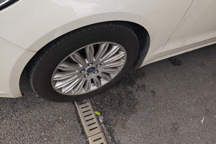 Used Ford Mondeo 2013 2.0L GTDi 200 Luxury Model
