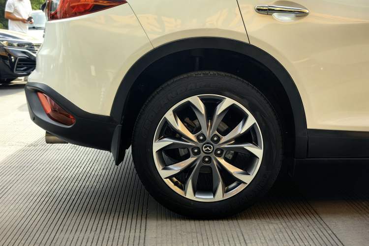 Used Mazda CX-4 2016 2.5L Automatic 4x4 Bluetide Fearless Edition
