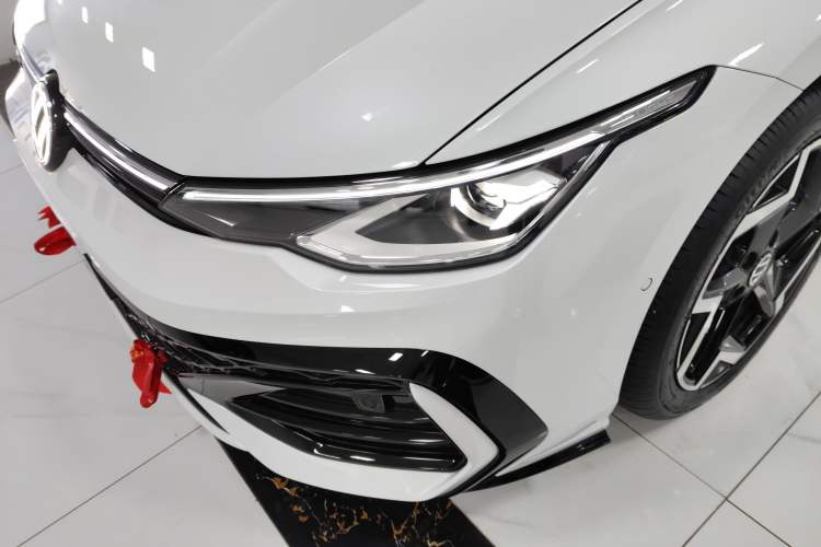 Used Volkswagen Golf 2025 300TSI R-Line
