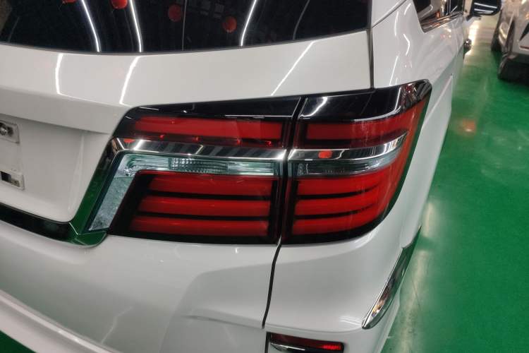 Used Honda Elysion 2019 2.0L Hybrid Luxury Edition