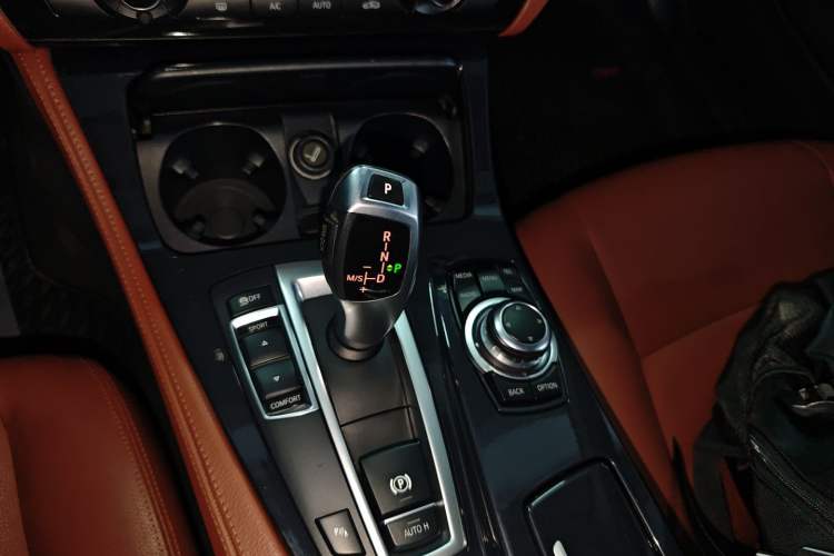 Used BMW 5 Series 2014 520Li Elegant Model
