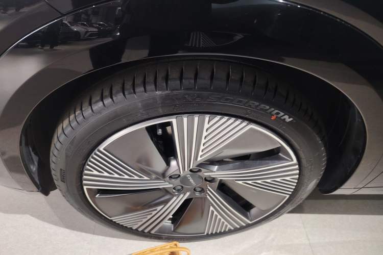 Used Lynk & Co 08 EM-P 2025 120km Long-Range Plus
