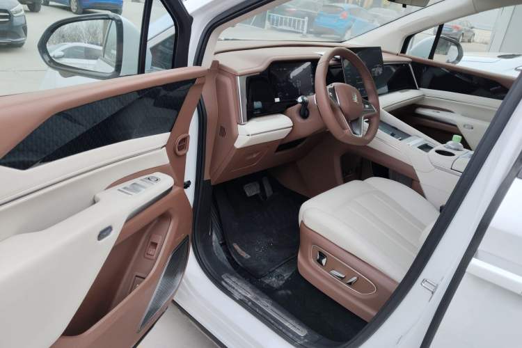 Used BYD Xia 2025 DM-i 1.5T 180km Beyond Edition
