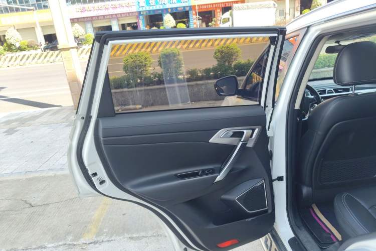 Used Geely Auto Emgrand X7 Sport 2018 2.0L Manual Two-Wheel Drive Zhiya Version
