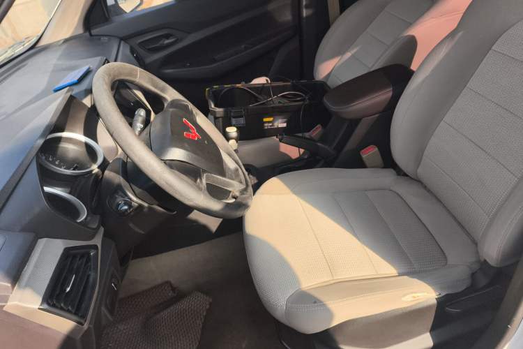 Used Wuling Hongguang 2019 1.5L S Standard Version China VI LAR
