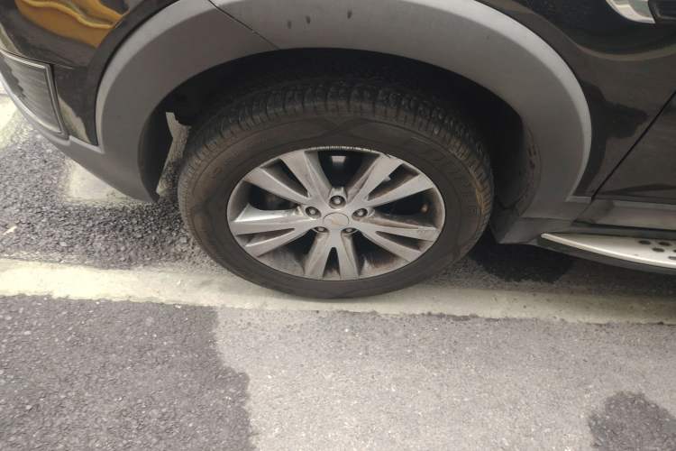 Used Chevrolet Captiva 2015 2.4L 4x4 Flagship Edition 7-Seater
