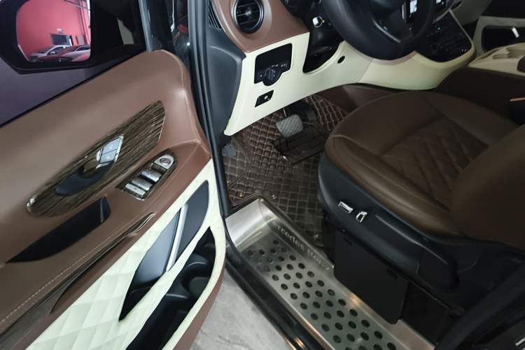 Used Mercedes-Benz Vito 2016 2.0T Elite Edition
