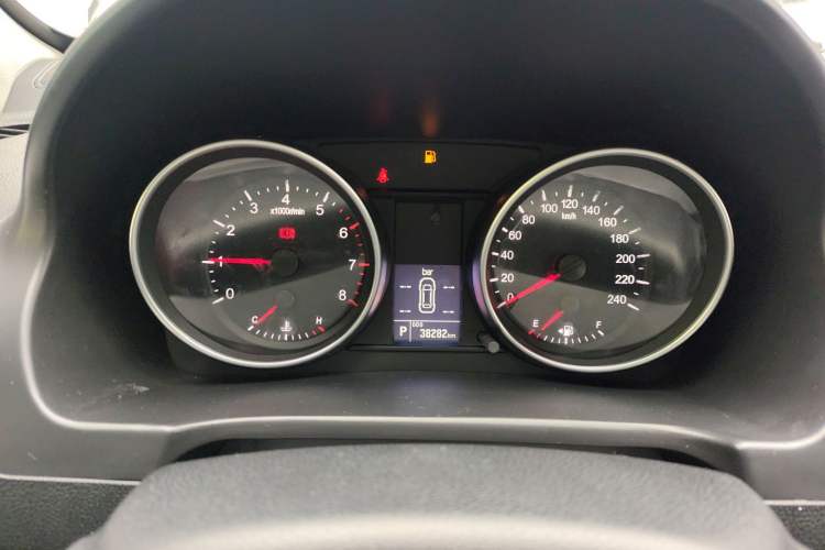 Used Haval H6 2016 Upgraded Model 1.5T Automatic Two-Wheel Drive Elite Version
